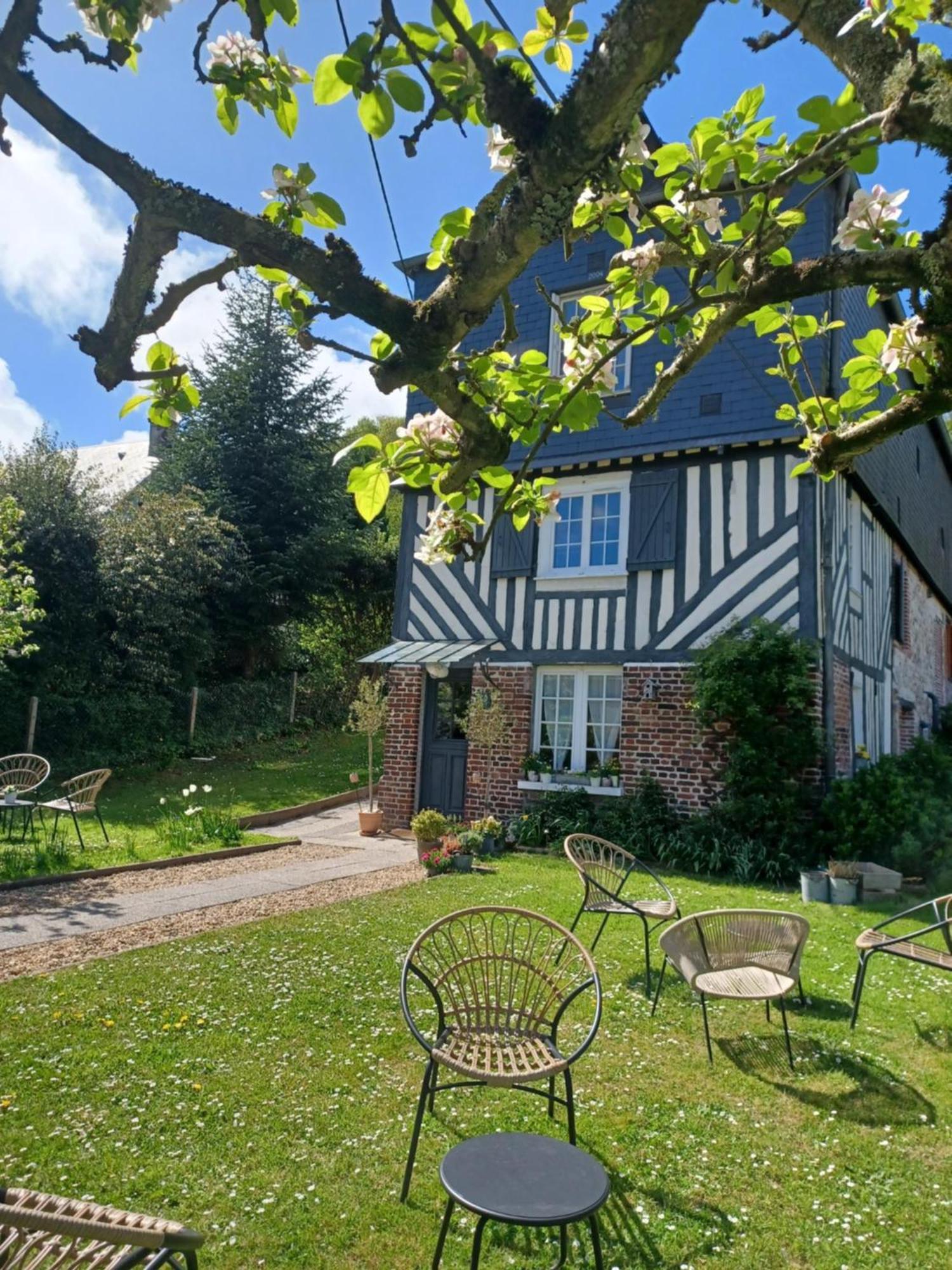 Les Pommiers Bed and Breakfast Honfleur Eksteriør billede